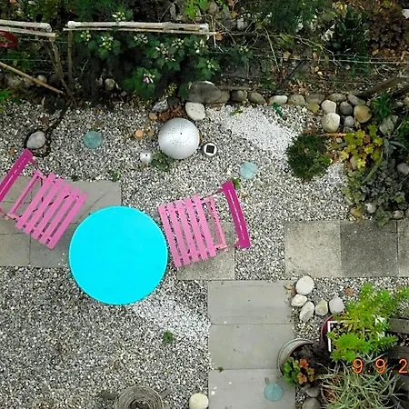 Panzió Chez Nous. Bassy